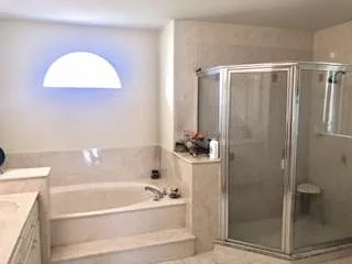Master Bath - 1525 SW 52nd Ln