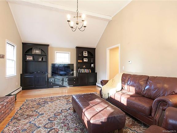 4th image of 52 E Woodhaven Dr