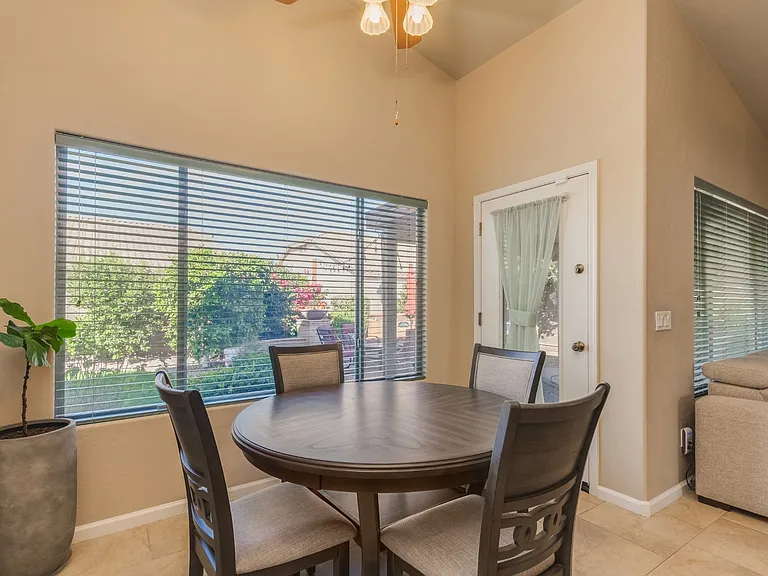 718 W Douglas Ave — Photo 5