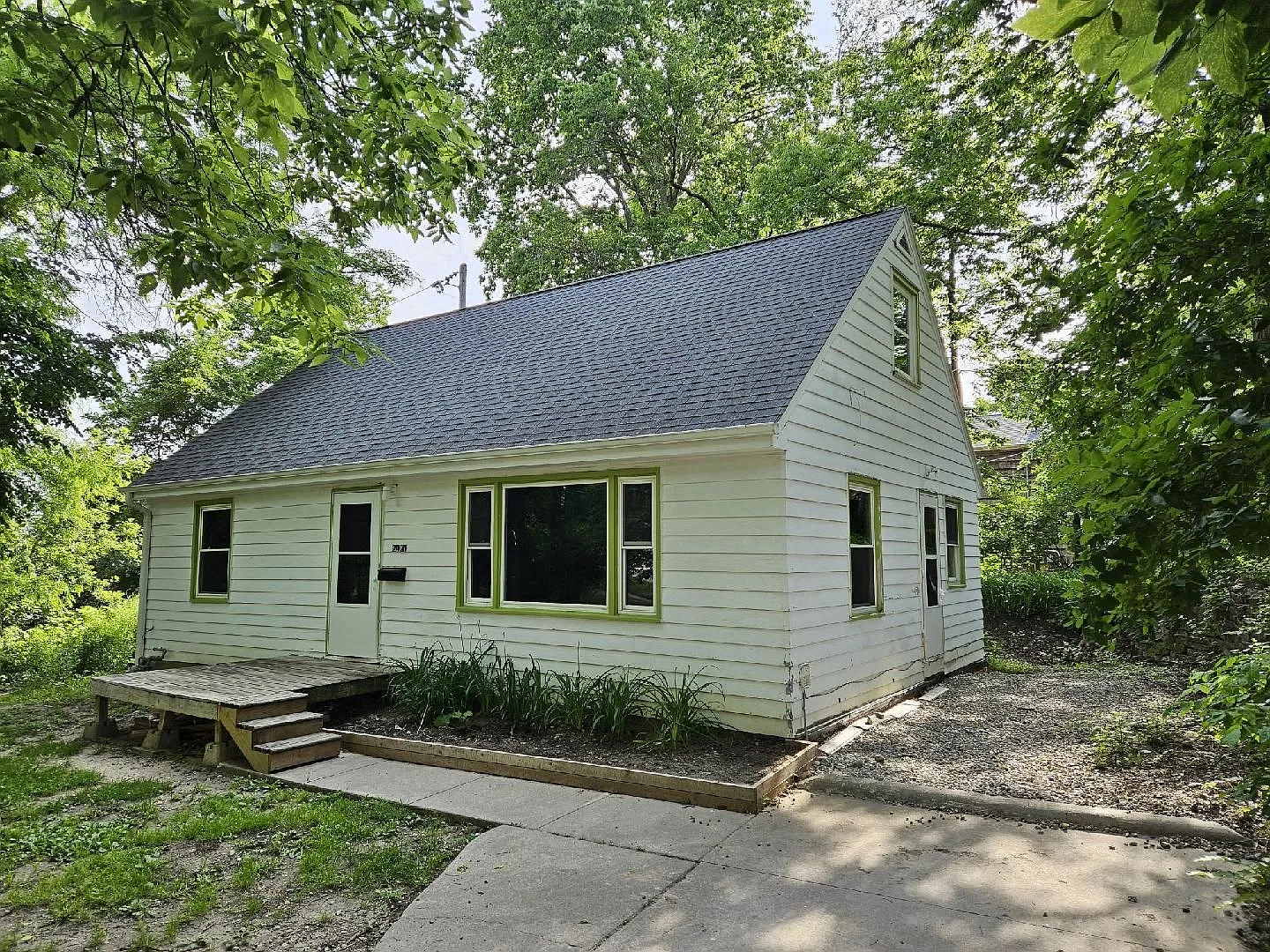 2920 Woodland Ave. — Photo 2