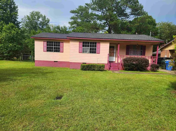 911 S Henderson St, Dublin, GA 31021