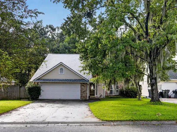 231 Houston Dr, Ladson, SC 29456