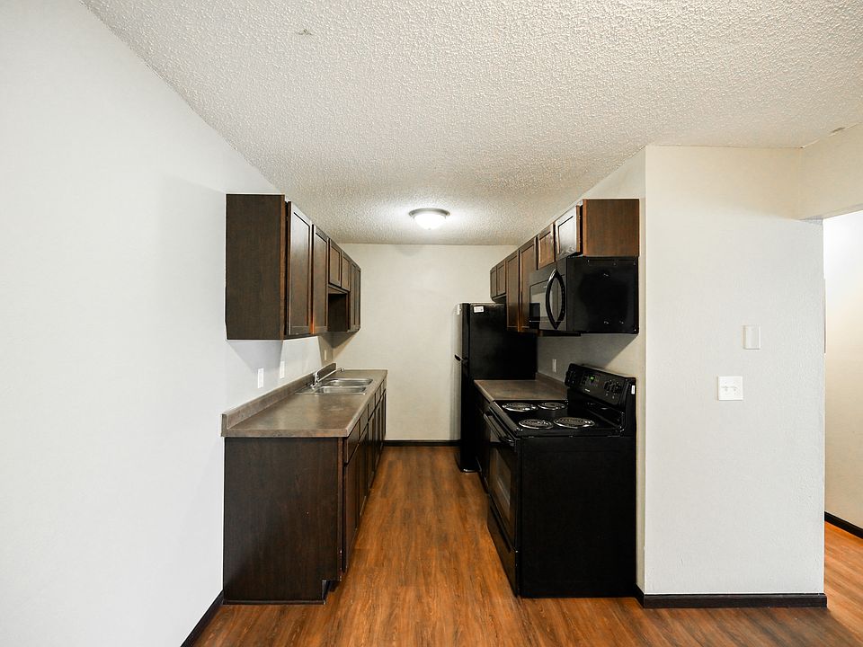 1st image of 826 21st Ave SE #2