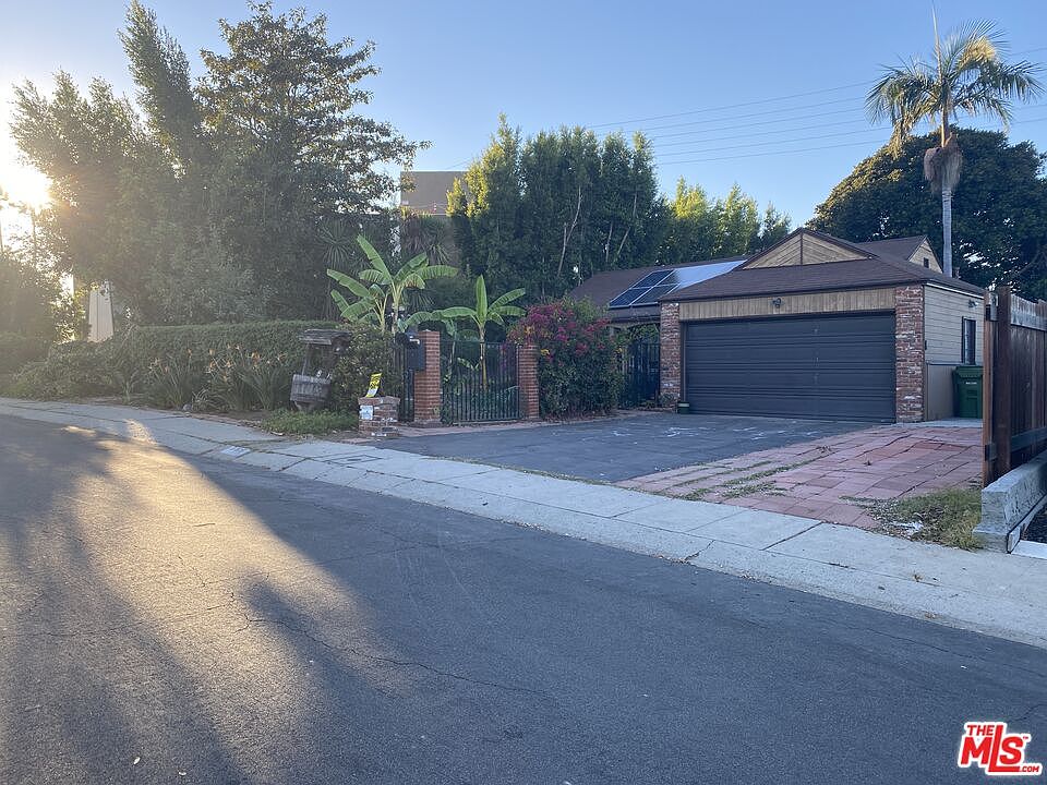 1st image of 8109 Barnsley Ave