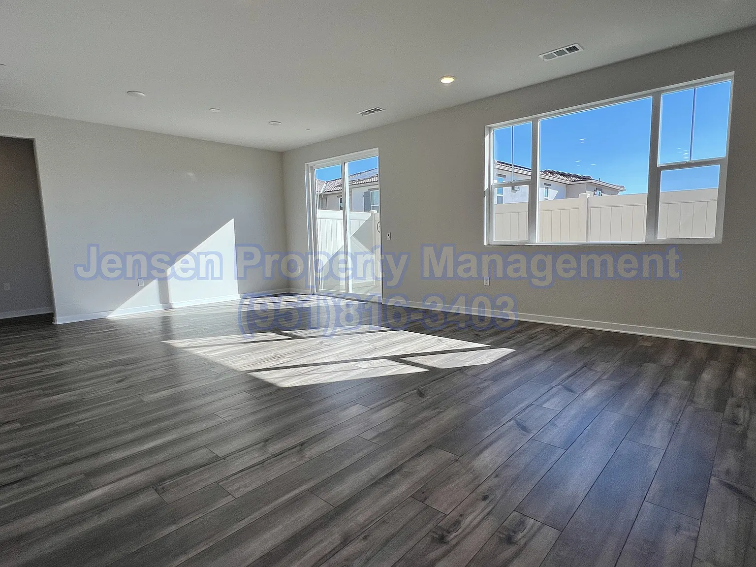 4 bed, 1994 sqft, $3,900 — Photo 2