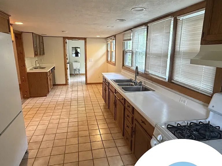 71 Emily Dr — Photo 2
