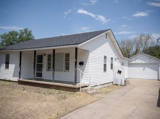 906 NE 2nd St, Dumas, TX 79029