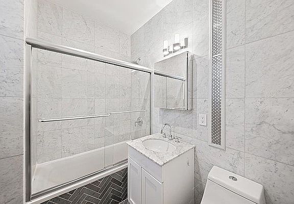 5th image of 392 Clinton Ave #4E