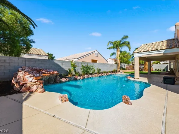 7015 Wild Wave Dr, Las Vegas, NV 89131