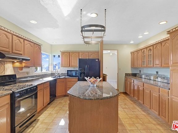 2nd image of 2150 N Topanga Canyon Blvd