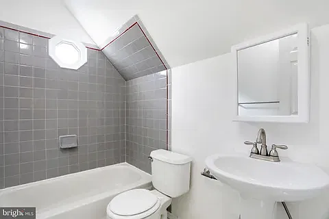3 bed, 1186 sqft, $2,200 — Photo 4