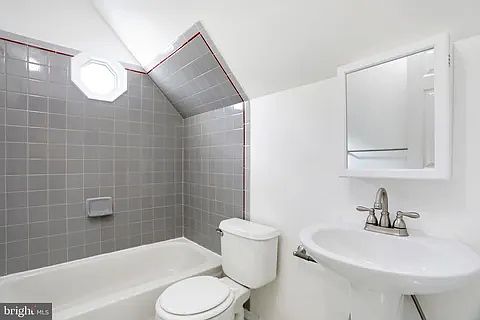 4th image of 1232 Magnolia Ct