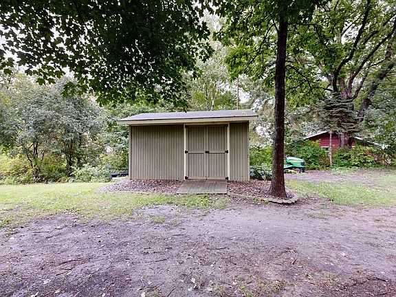 4th image of 3091 77th Ave NE