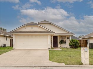 926 Crested Point Dr, College Station, TX 77845