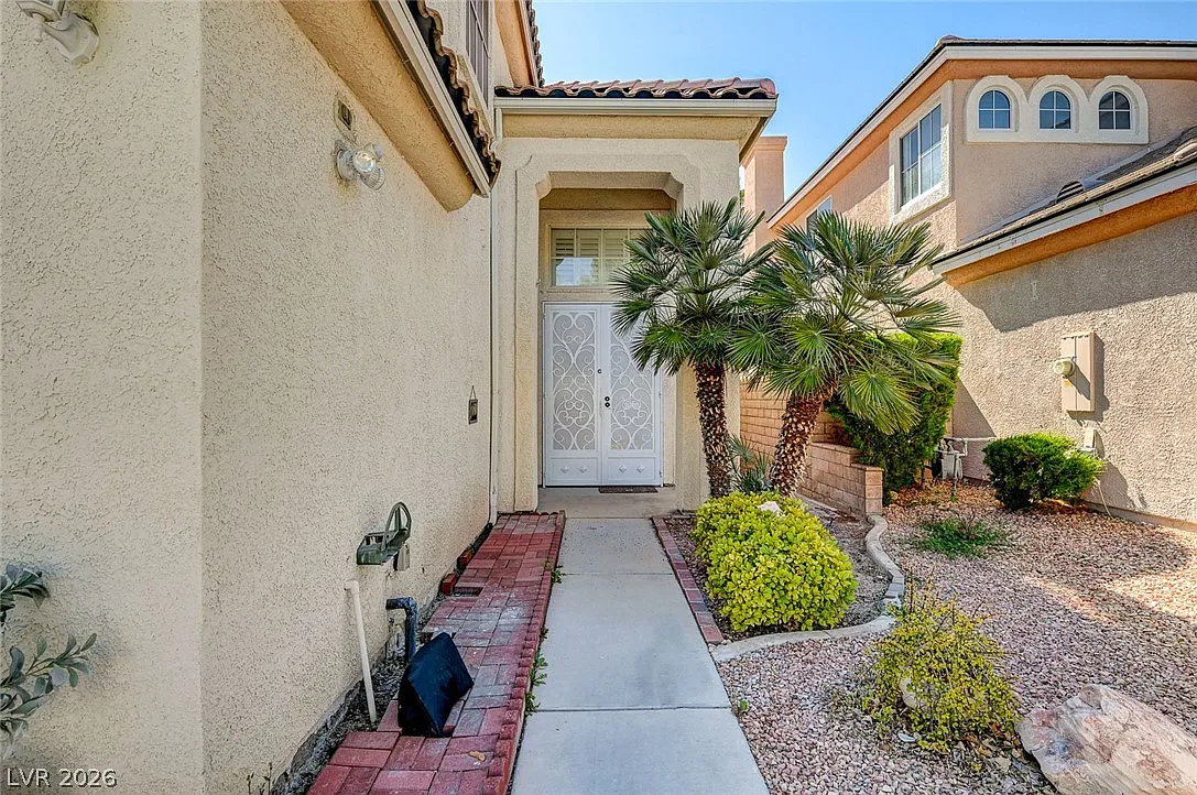 5 bed, 3.0 bath, 2533 sqft, $3,695 — Photo 4