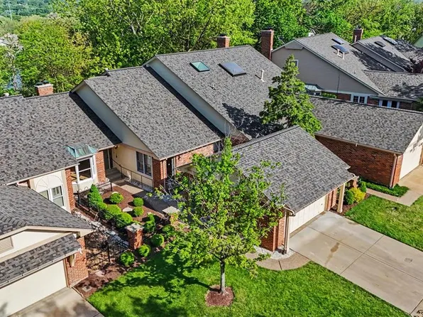 14015 Baywood Villages Dr, Chesterfield, MO 63017