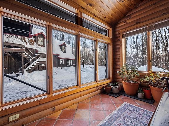 5th image of 3595 Military Rd