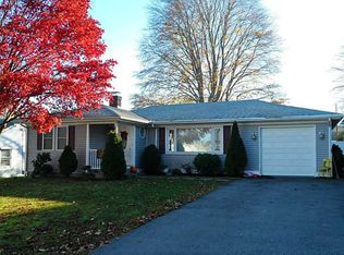 42 Coulters Rd, Cranston, RI 02920