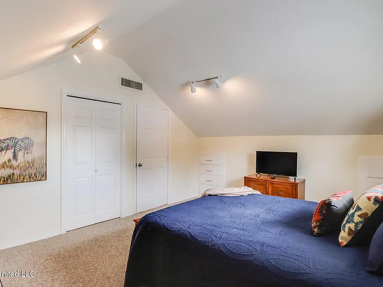 777 Watkins Ave — Photo 16
