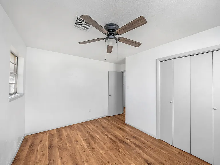 305 NE Angus St — Photo 17