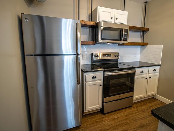 5th image of 221 N 2nd St APT 201
