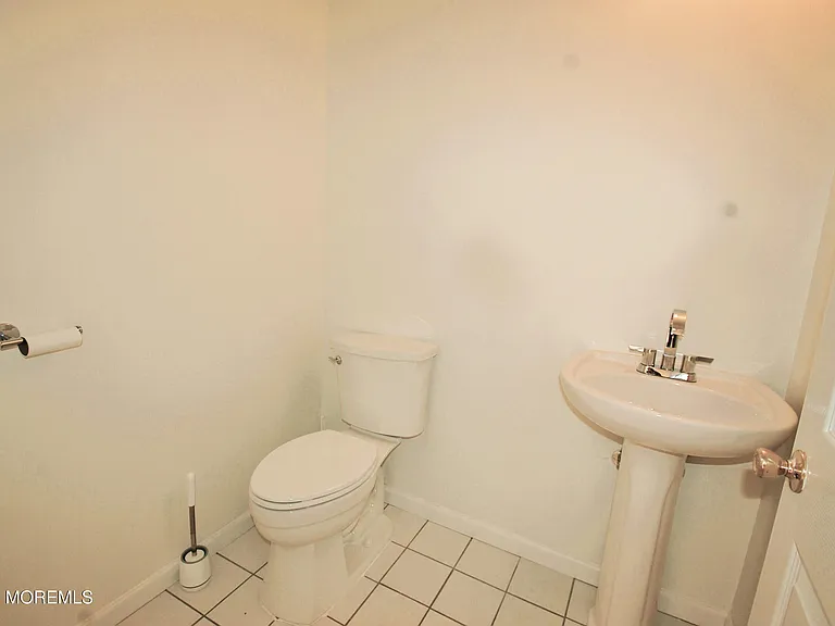 574 Beachway Ave #7 — Photo 20