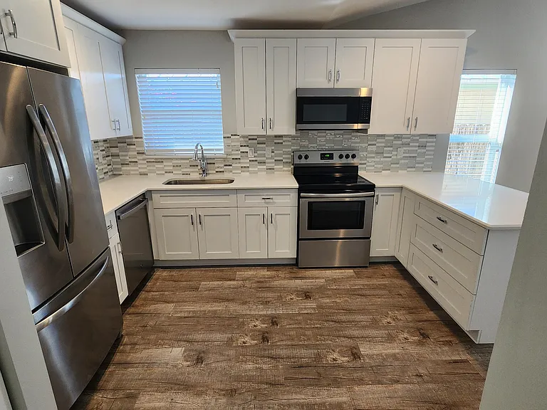 8783 SE Hobe Ridge Ave — Photo 1