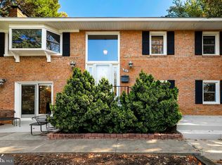 805 S Randolph St, Arlington, VA 22204