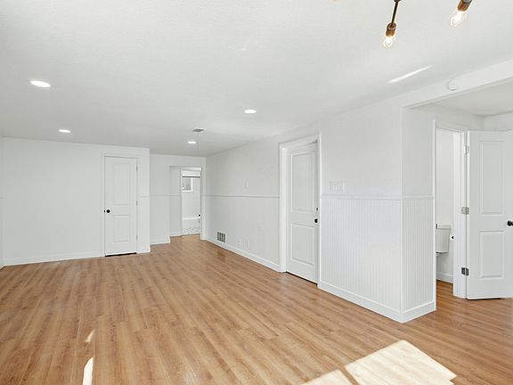 5th image of 4720 Federal Blvd #B