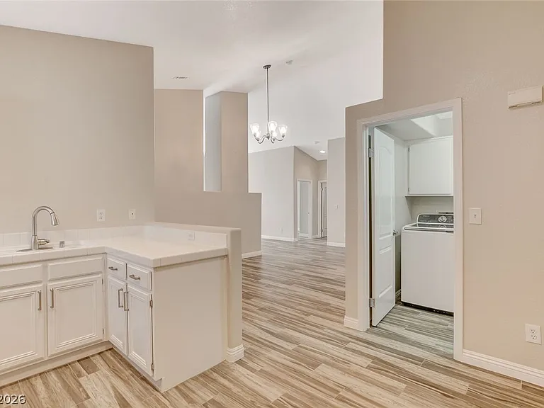 1331 Frost Flower Dr — Photo 9