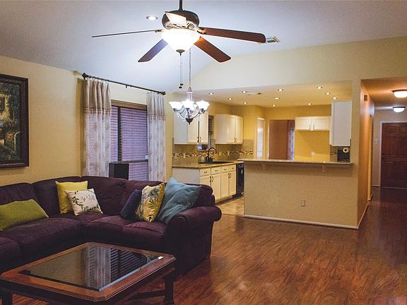 5th image of 12015 Meadow Place Dr