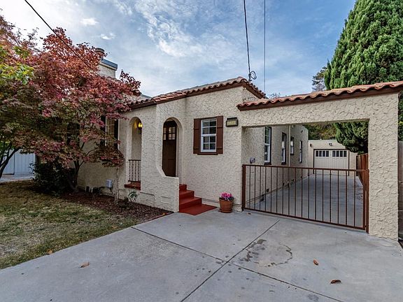 2nd image of 1423 Capuchino Ave