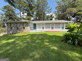 907 Strawberry Ct, Ellenwood, GA