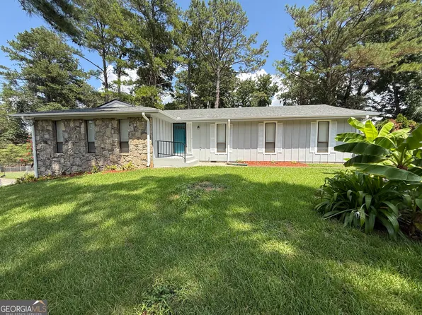 907 Strawberry Ct, Ellenwood, GA 30294