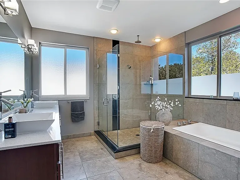5416 21st Ave SW — Photo 11