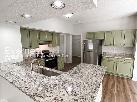 5th image of 9601 Marshbrooke Rd