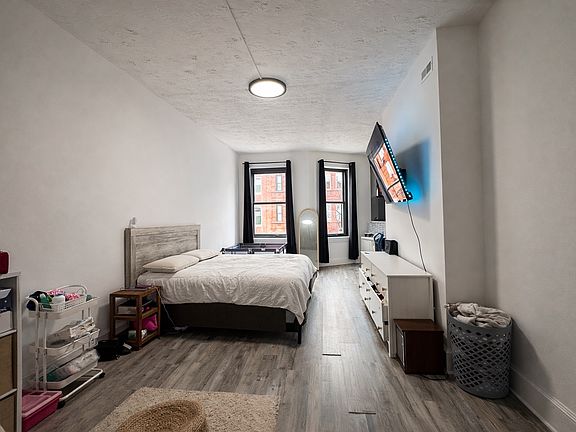 3rd image of 1825 Madison Ave #A
