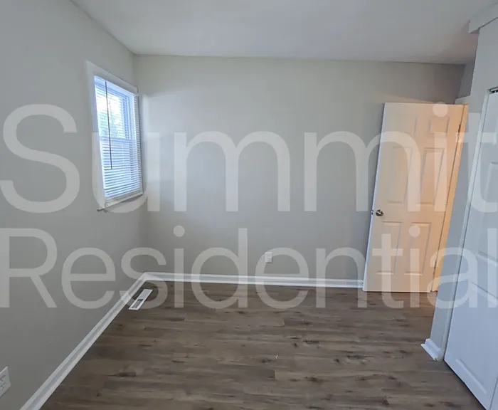 3911 Oakley Ave — Photo 11