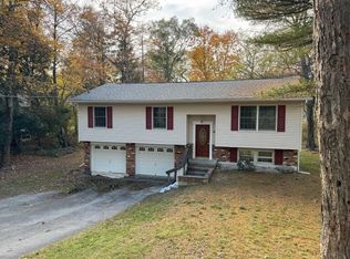 59 Greentree Dr S, Hyde Park, NY 12538