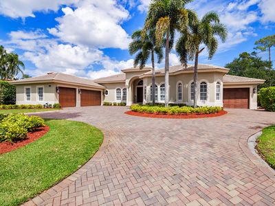 594 N Country Club Drive, Atlantis, FL, 33462