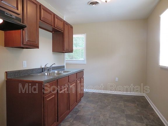 3rd image of 1008 Creston Ave