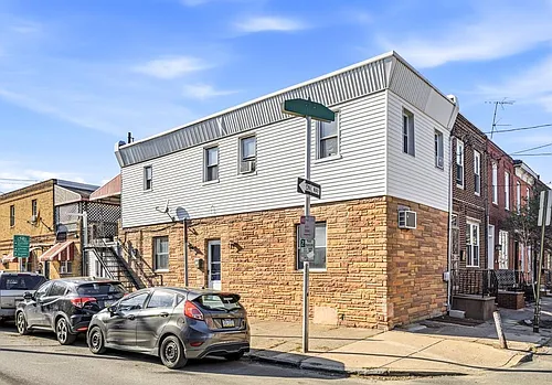 1946 S Iseminger St #2 Photo 1