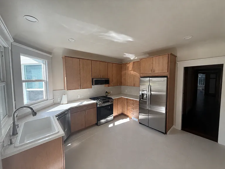 418 Central Ave #A — Photo 5