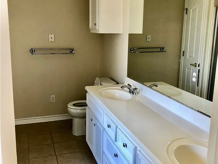 2379 Kendal Green Cir — Photo 17