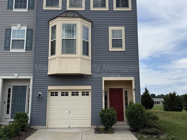 2401 Copa Ct — Photo 1