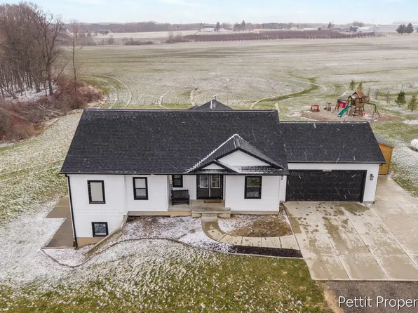 21650 Centennial Dr, Conklin, MI 49403