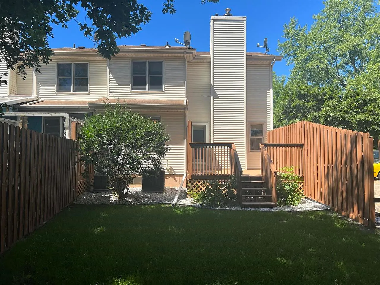 3 bed, 1426 sqft, $2,700 — Photo 3