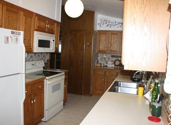 5th image of 425 5th Ave NE