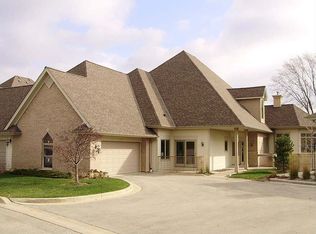 7517 W Tuckaway Pines Cir #26, Franklin, WI 53132