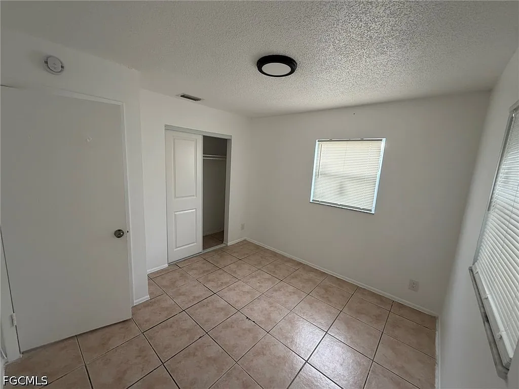 Building Photo - 5413-5427 3rd Ave #5421